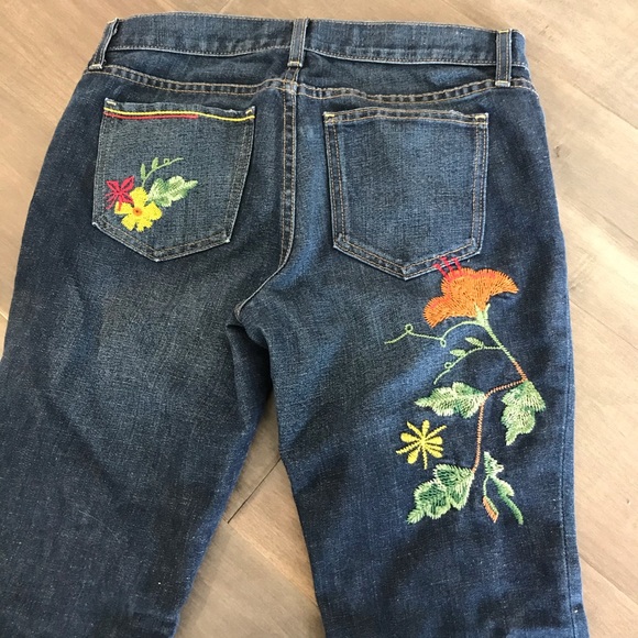 Gap Low Rise Flare with Floral Embroidery-Sz10 - Picture 6 of 10